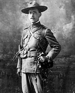 Image de la guerre des Boers, Le lieutenant Richard W. Turner du Royal Canadian Dragoons, qui obtint la Croix de Victoria pour bravoure  Leliefontein, le 7 novembre 1900. Archives du Royal Canadian Dragoons