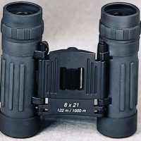 Black compact 8x21mm binoculars:: Paire de jumelles noire compacte 8x21mm