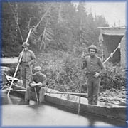 Un officier et deux guides - 
Archives provinciales du Nouveau-Brunswick