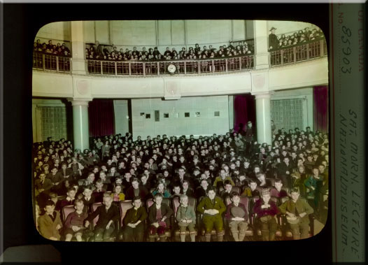 Confrence du samedi matin pour les enfants  l'auditorium du Muse national du Canada en 1939., © MCC/CMC