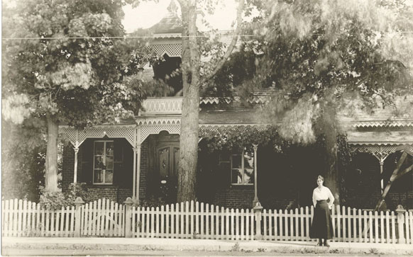 Marie Ernestine Barbeau (nee Larocque) wife of Marius Barbeau, in front of the residence of Charles Barbeau (father of Marius) at Sainte-Marie de Beauce., © CMC/MCC, 86-1249