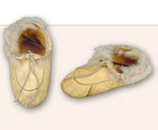 Moccasins, © CMC/MCC, IV-B-1623 a-b