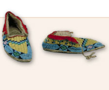 Moccasins, © CMC/MCC, V-B-12 a-b