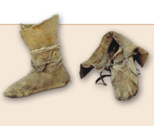 Moccasins, © CMC/MCC, V-C-207 a-b