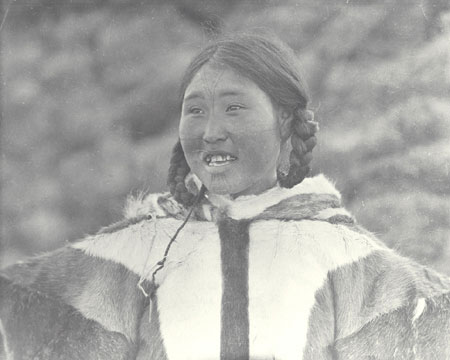 Kila Arnauyuk a Copper Inuit at Bernard Harbour, Northwest Territories (Nunavut), © CMC/MCC, R.M. Anderson, 51225