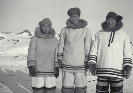 Mark Tapungai, Ashevak Ezekiel, and Peter Pitseolak, © CMC/MCC, Peter Pitseolak, 2000-1074