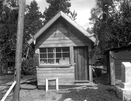 Hutte de spulture, Kimsquit, Colombie-Britannique, © MCC/CMC, H.I. Smith, 52036