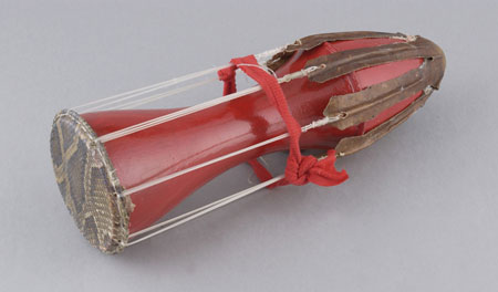 Waisted drum, © CMC/MCC, 2000.136.12