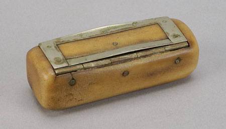 Snuffbox, © CMC/MCC, 89-103