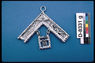 Masonic badge, © CMC/MCC, D-8331g