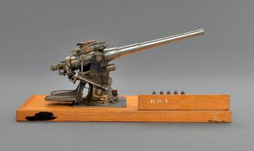 Model 6-inch Naval Gun