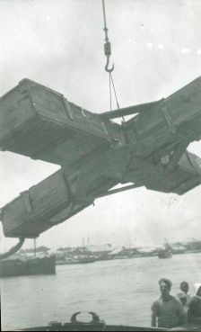 Loading a Propeller, HMCS Thiepval 