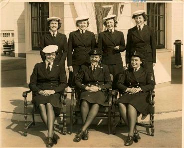 Mona Ross, Women's Royal Canadian Naval Service