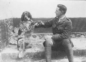 Photo: Lt.-Col. John McCrae and his dog Bonneau
Source: Library and Archives Canada/Oskar Klotz fonds/c046284